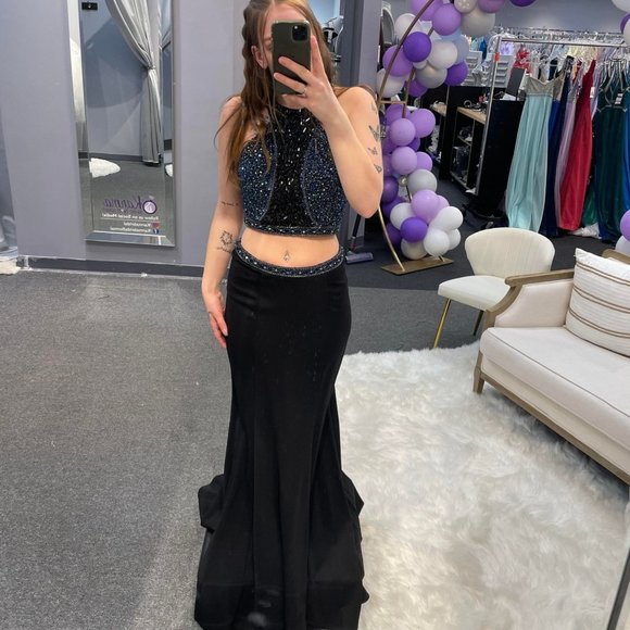 Size 6 black two piece prom gown - Picture 1 of 2